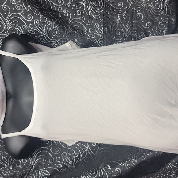 No brand Size women's 6 mid length arm sheer over built in tank top. - Picture 4 of 4